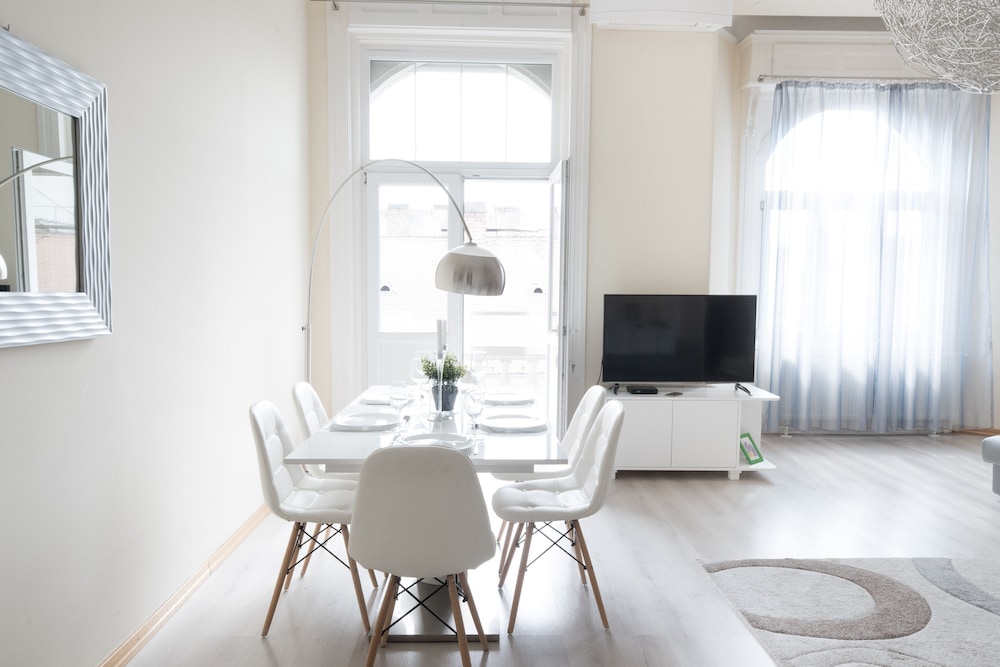 Budapest Easy Flat - Basilica Lux