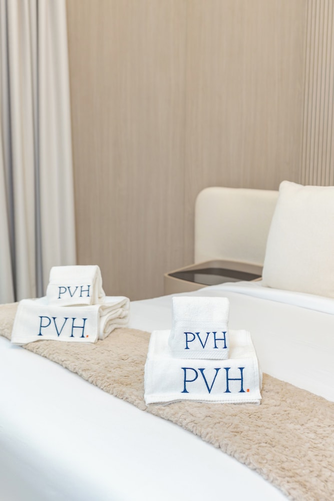 PVH - Sleek 1BR - Pearl House 1