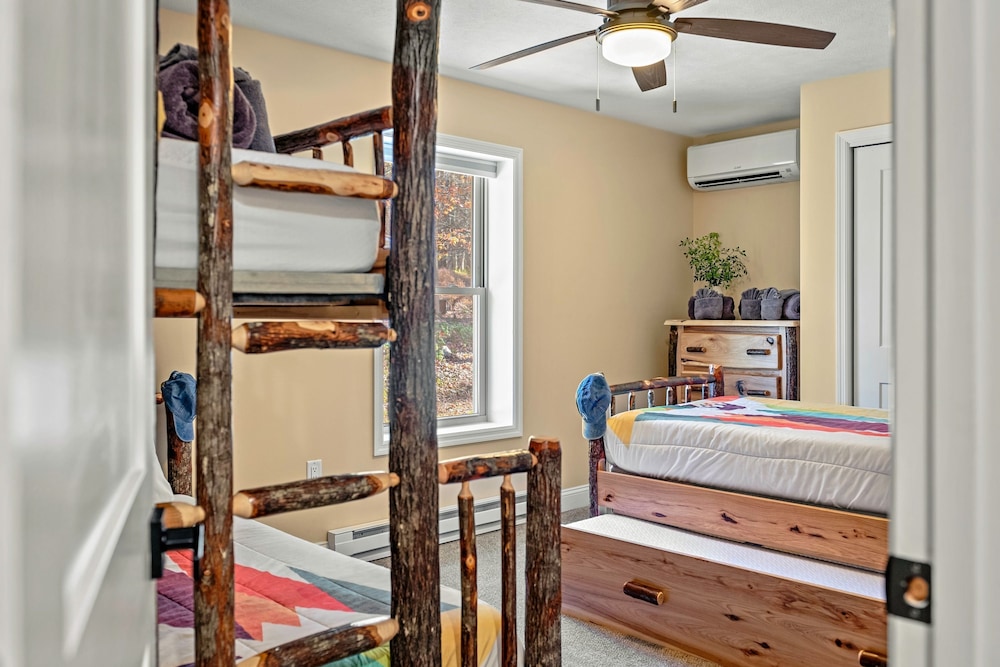 Stephen Way by Avantstay Hot Tub Game Room Albrightsville