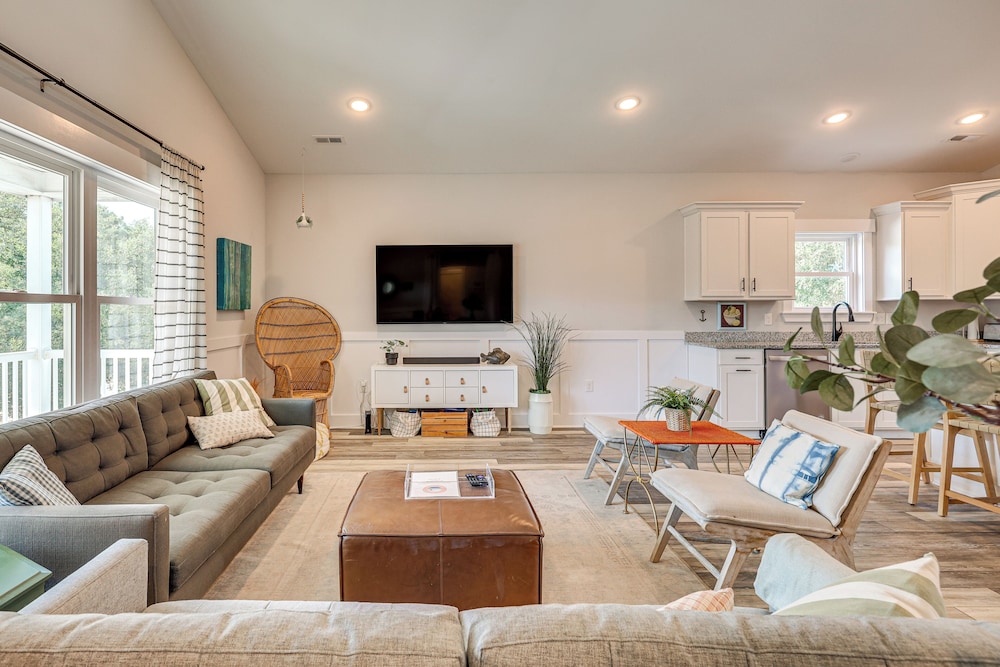 < 1 Mi to Beach: Home w/ Pool in Oak Island!