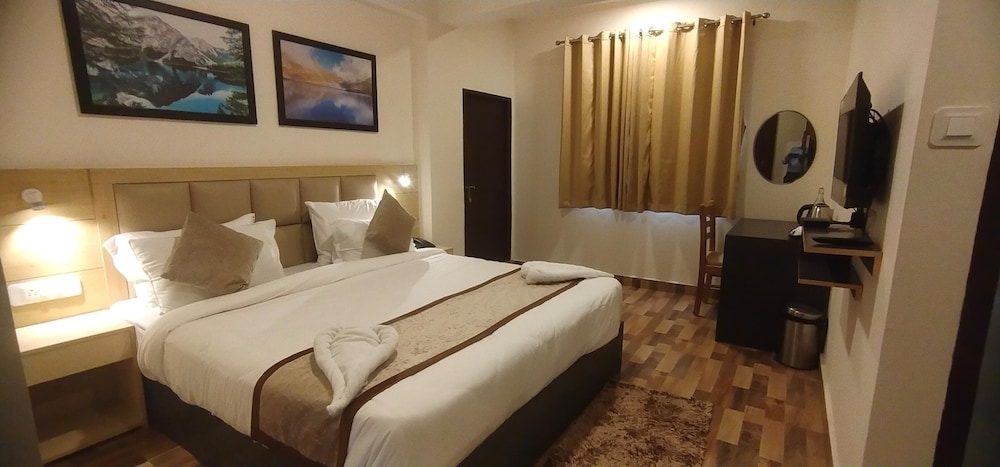 TVD Hotel Polaris Near Mg Marg