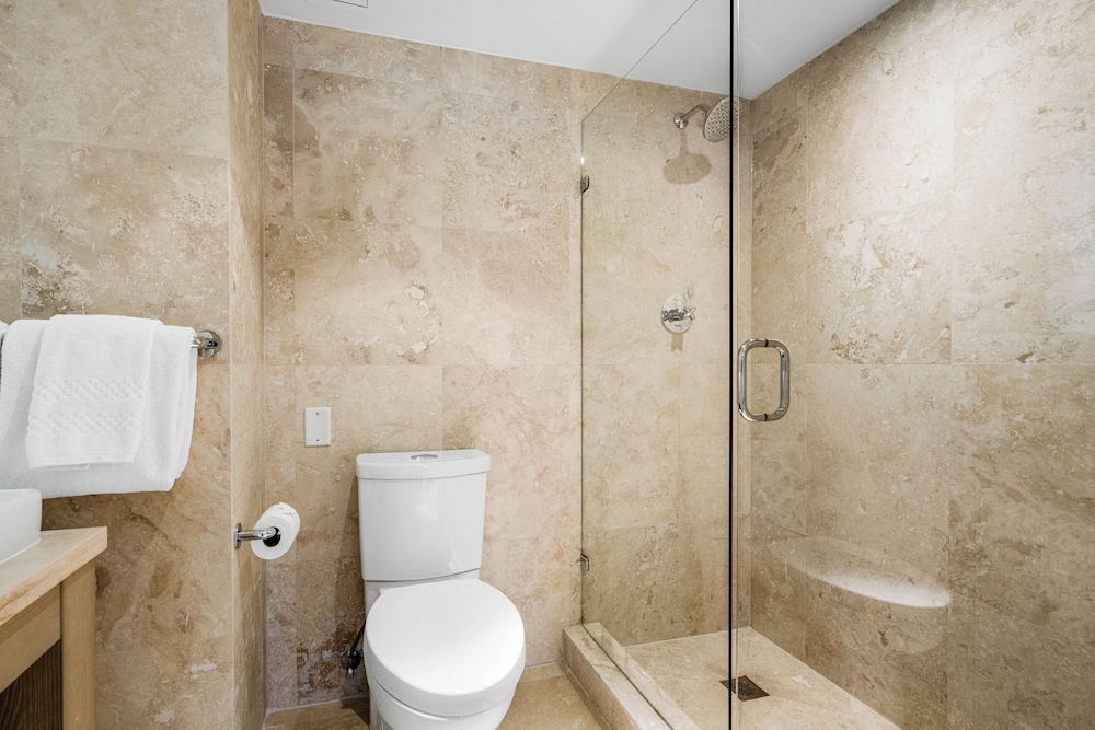 Luxury Vacation Rentals at 1 Hotel & Homes by LRMB