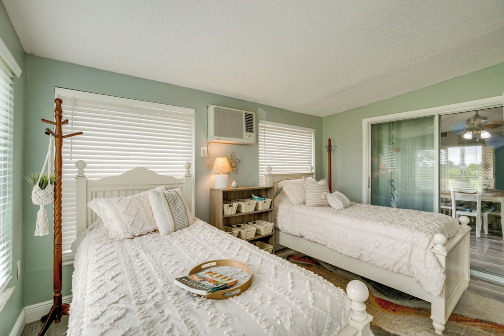 Heated Pool + Spacious Yard: Port Charlotte Escape