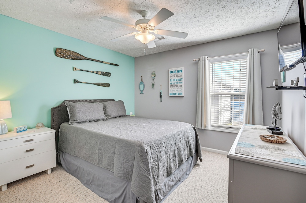 Patio, Yard & Lake Views: Home in Myrtle Beach!
