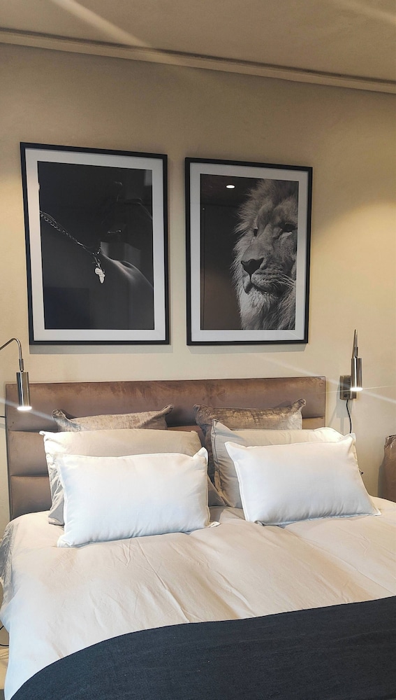Exclusive Apt With Balcony, Stunning Views & Pool