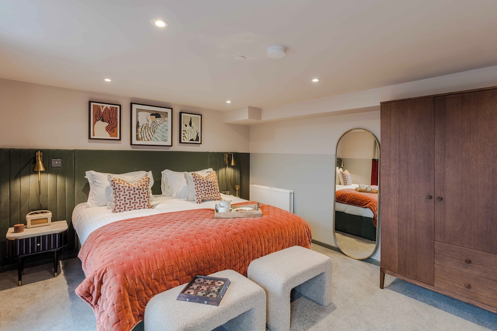 Waterside Living I Luxe Apartments