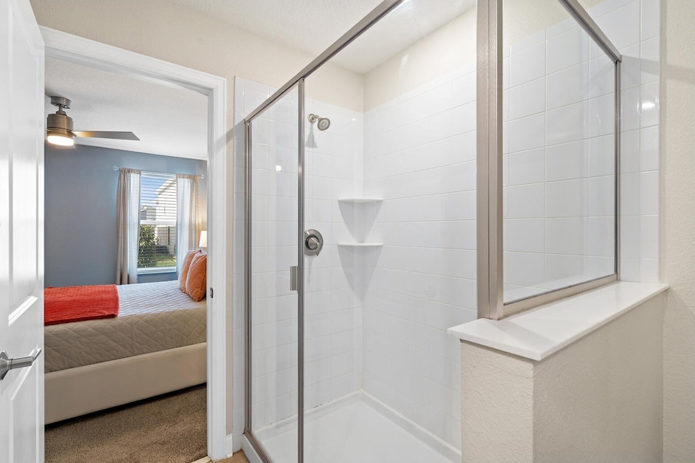 1194 Drop Lane