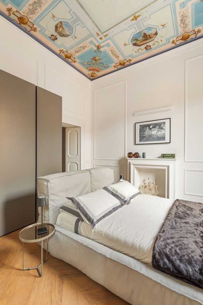 Spanish Steps Apartments