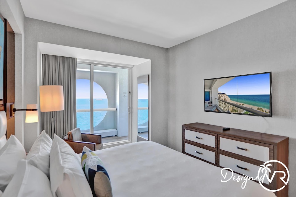 Stunning Beachfront Luxury- Your Perfect Getaway!