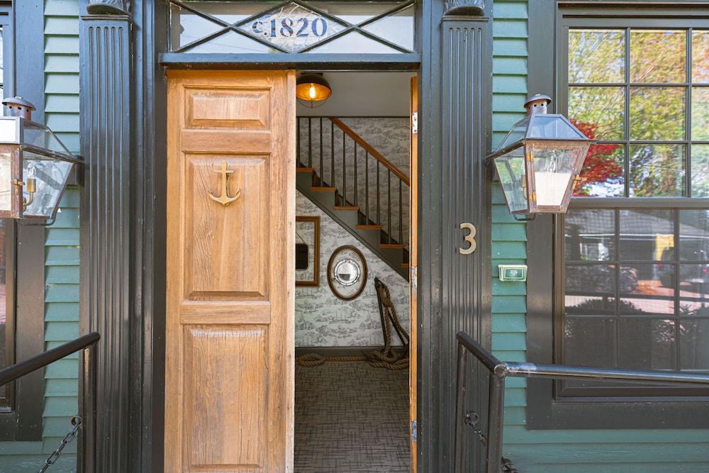 Great Island Inn