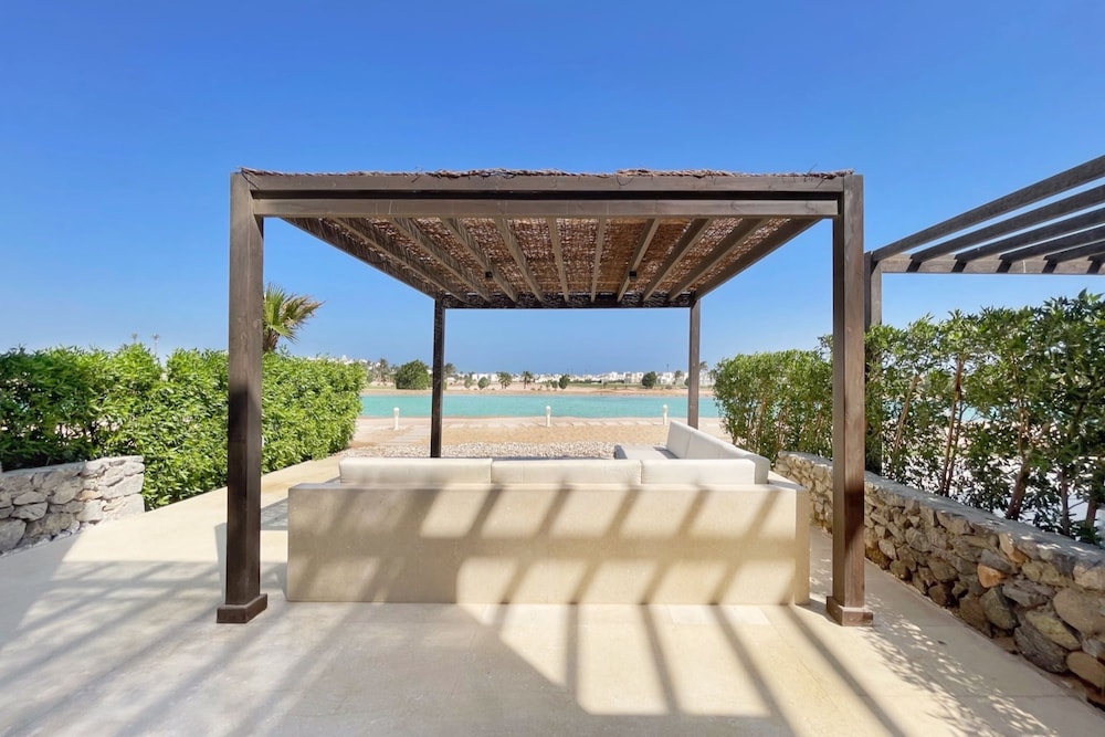Xuru Stays I Poised & Pearly 3 BDR Villa @ Cyan El Gouna