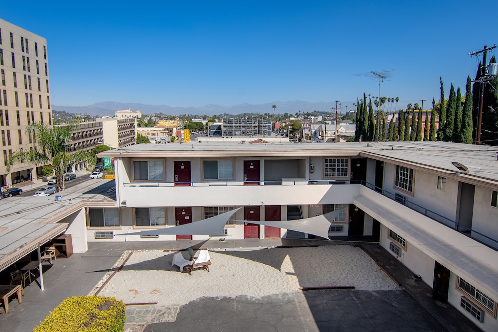 LA Royal Viking Apartments