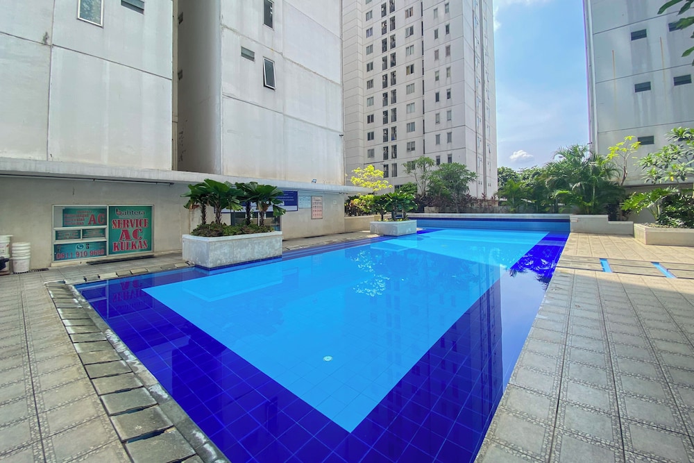 Well Furnished 2BR at Bassura City Apartment