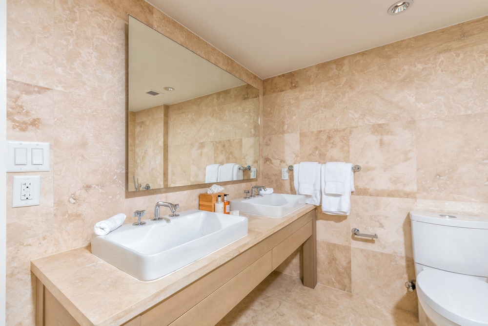 Luxury Vacation Rentals at 1 Hotel & Homes by LRMB
