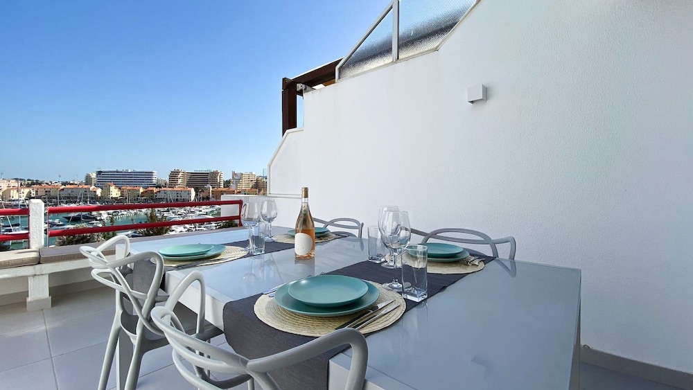 Penthouse Triplex com Jacuzzi T3 HsR Vilamarina