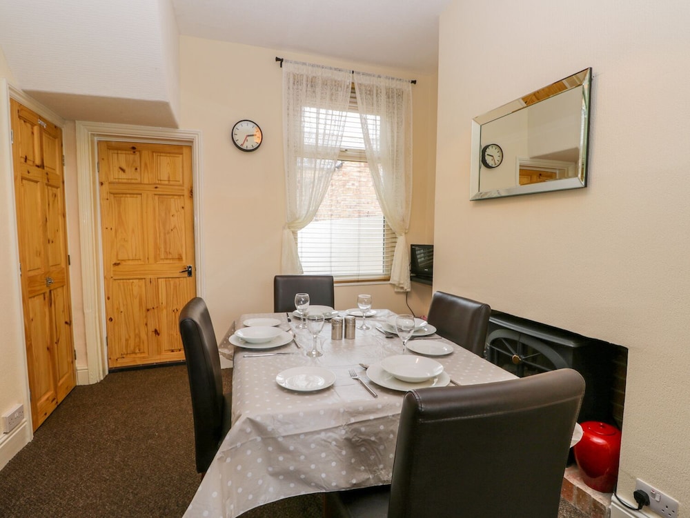 18 Howard Street view 4