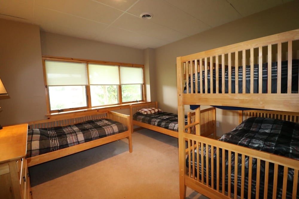 Northwood Views 4 Bedroom Chalet by Redawning view 5