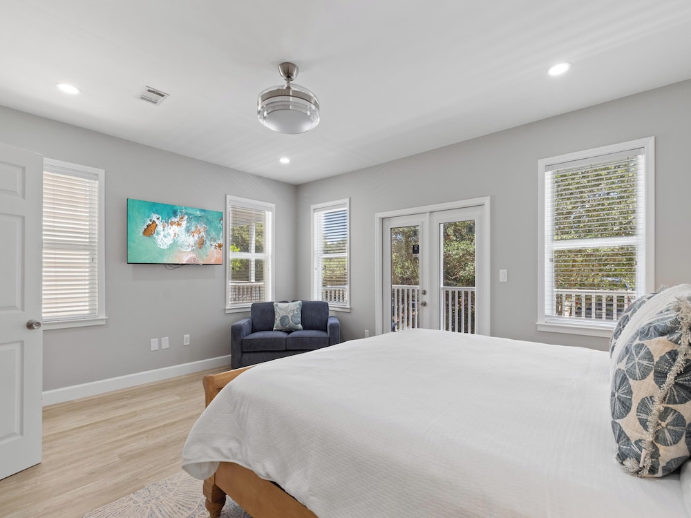 Sunset On Seabreeze by Southern Vacation Rentals