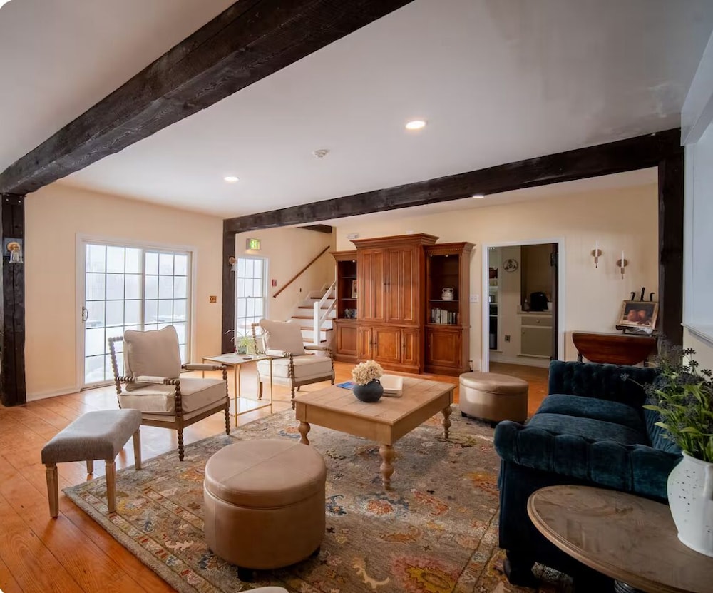 Cooper Hill Inn