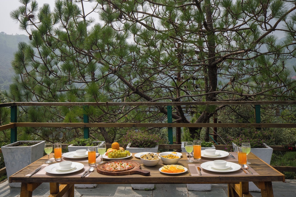 Alaya Stays Suro Woodbine Chalet Cottage