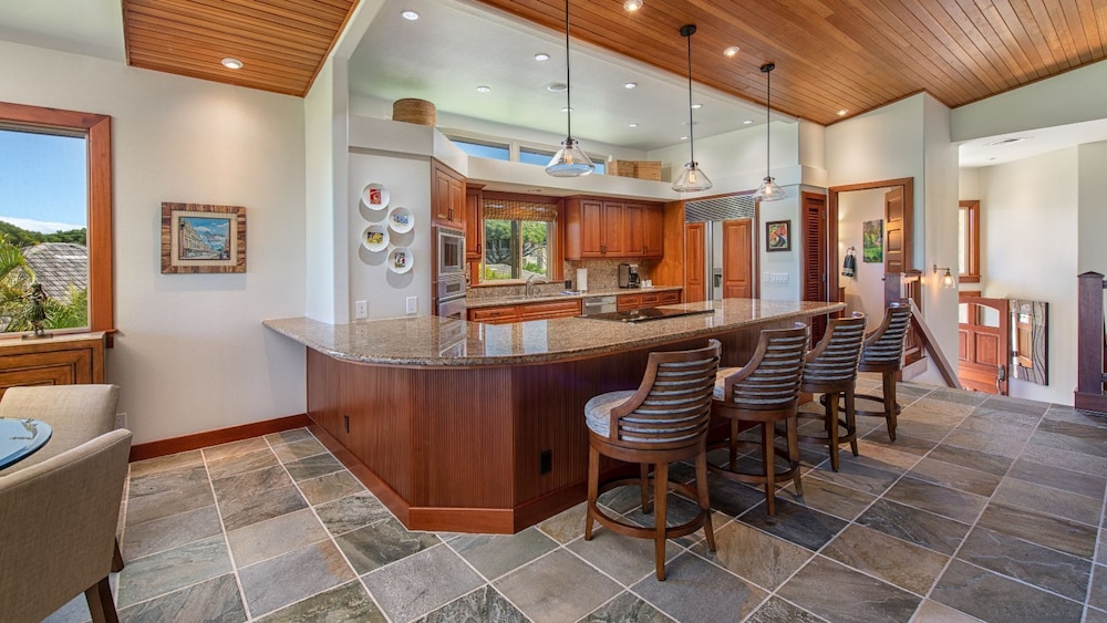 Spacious Townhome - Stunning Golf Course Views - Pool & Fitness- Vrkcv