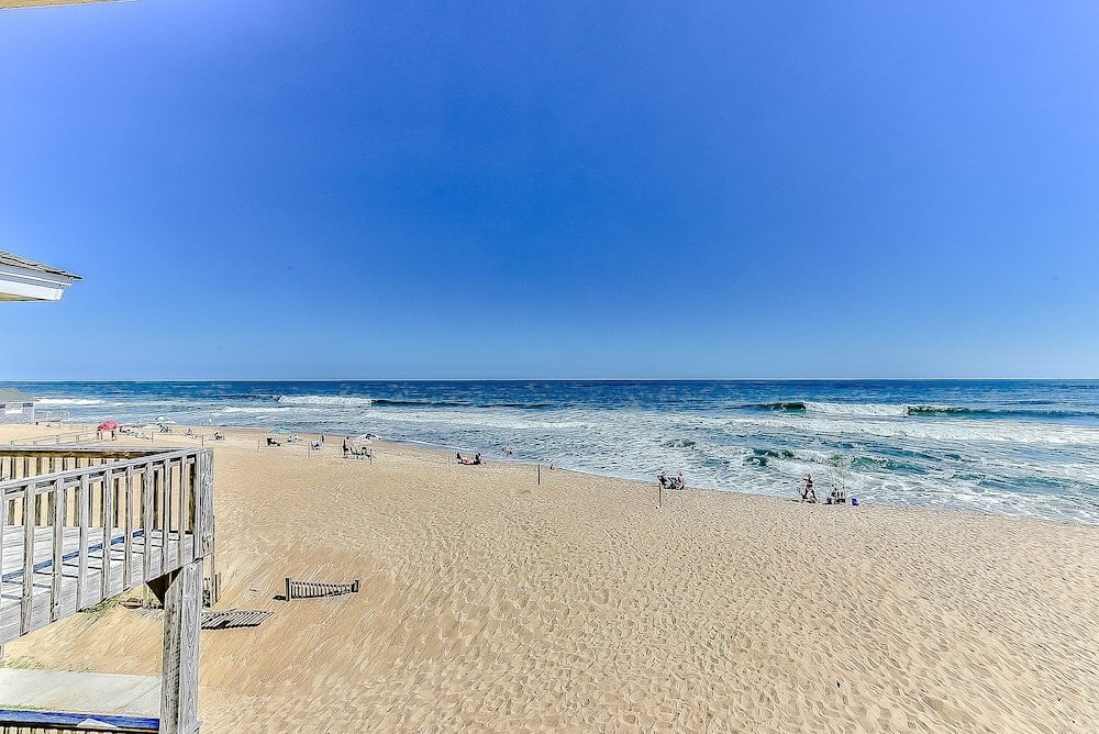 Lighthouse View Oceanfront Lodging