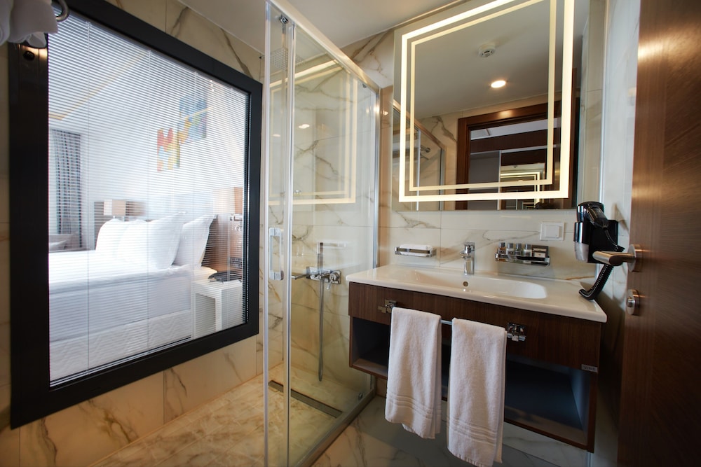 The Nowness Luxury Hotel & Spa - Image 17