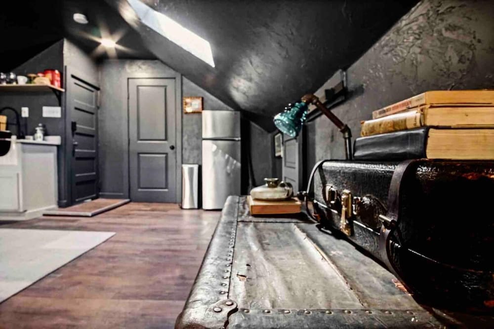 Oklahoma City Vacations - 3-story 6-bedroom 4 Bathrooms 3min-asian Dist - Property Image 50