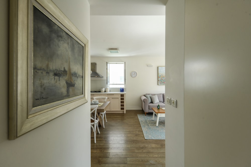 Stunning 2BR Apartment in Beeri view 2