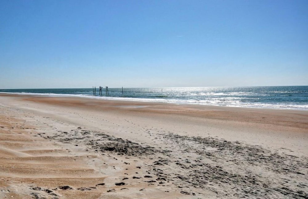 Sandy Feet by Topsail Realty