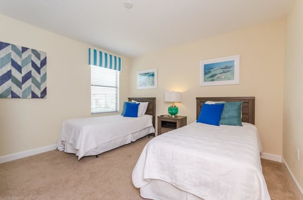 9 Bedroom 5 Bathroom in Champions Gate view 5