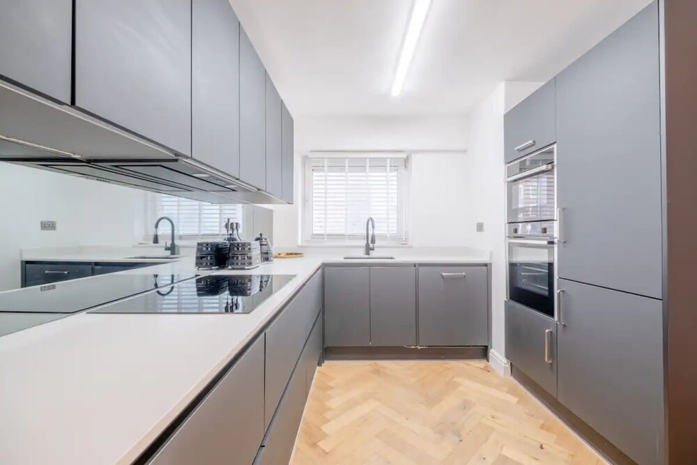 Central 3BD Flat With Balcony in Paddington