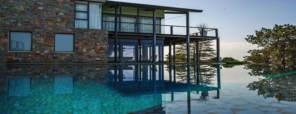 Sirius Lodge