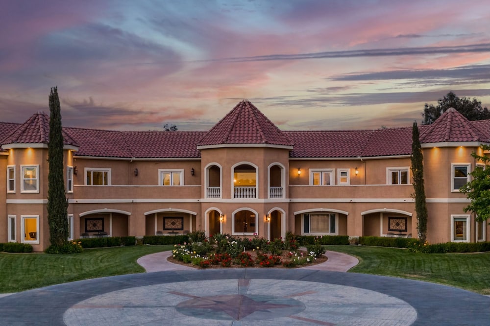 Wilson Creek Manor By Avantstay Sleeps 24 Amazing Estate w Pool Game Room