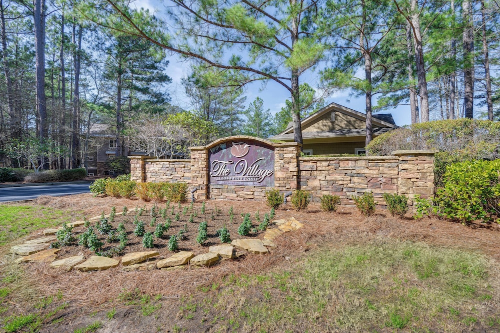 Chic Greensboro Condo w/ Lake Oconee Access!