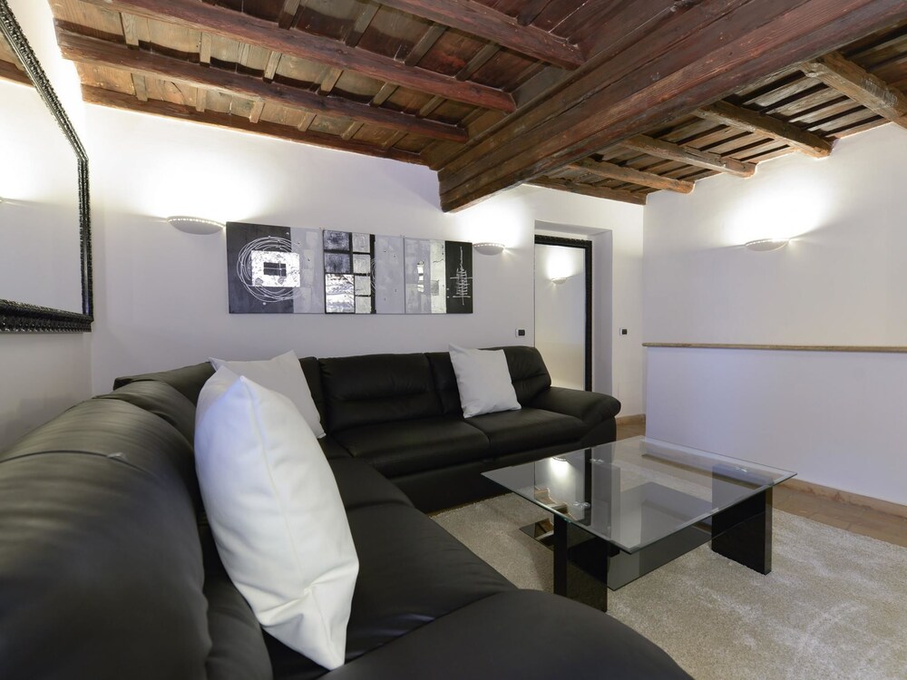 Ibernesi 2 Apartment
