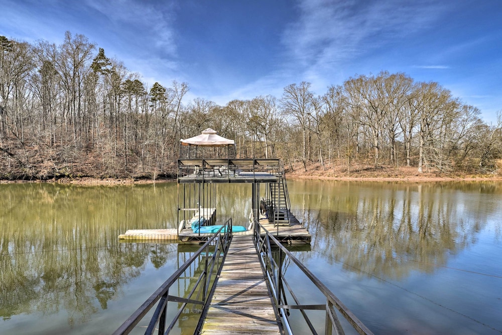 Large Lavonia Home w/ Party Dock on Lake Hartwell! - Property Image 7
