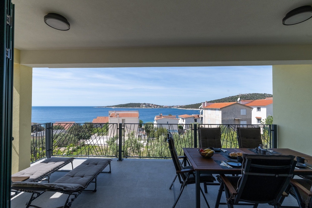 Luxury Living at Horizon Retreat