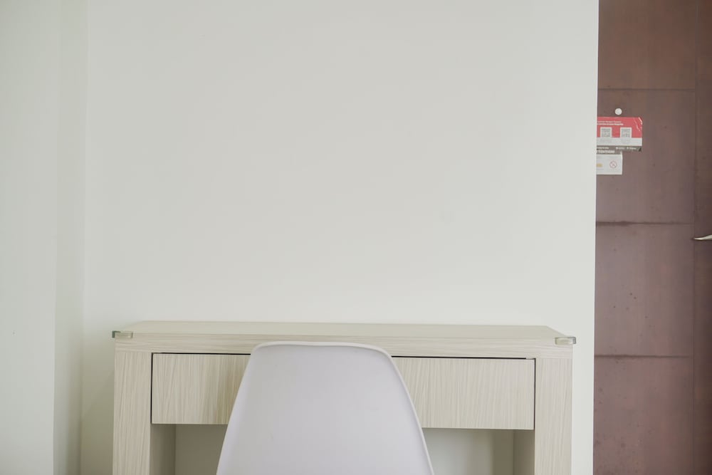 Fully Furnished Studio Apartment with Cozy Design Springwood Residence