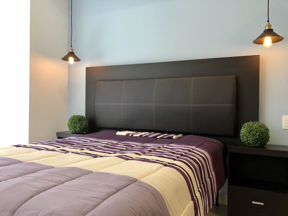Alameda Downtown Apartment 404