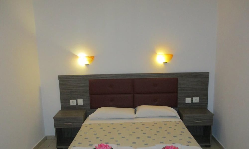 Gouvia House Luxury Apartments view 4