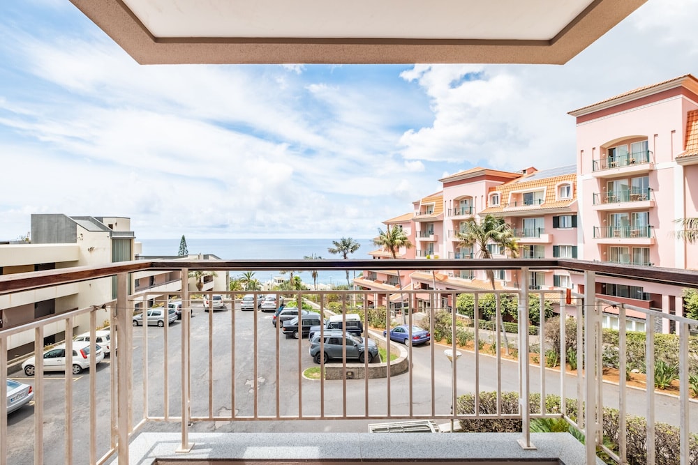 Summertime Stay by Madeira Sun Travel