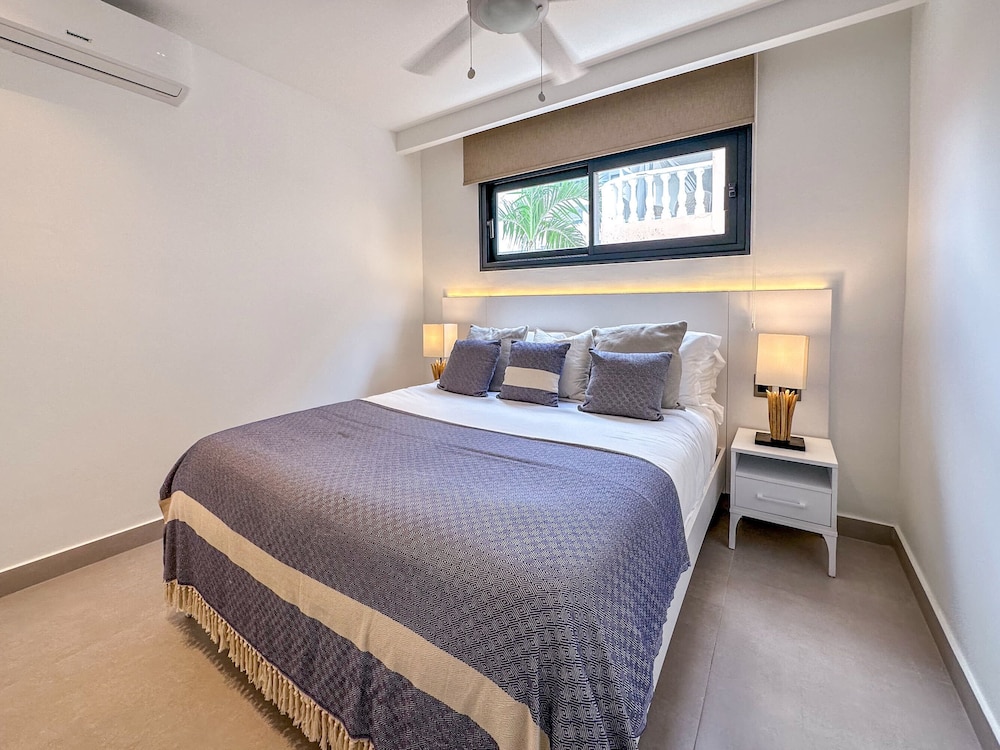 Luxury 3 Bedroom Apartment at the Beach
