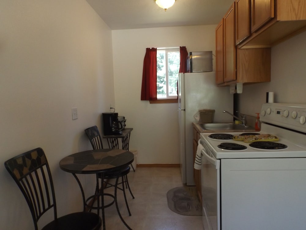 Clark Fork Lodge - Property Image 23