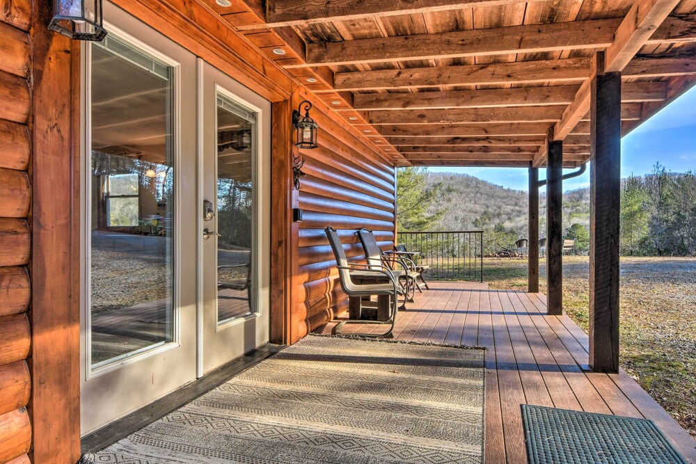Twin Pines Hill House - Fire Pit & Mountain View