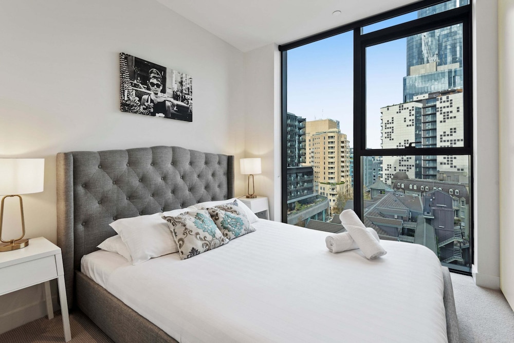 Bright Apartment With City Views in Trendy Locale