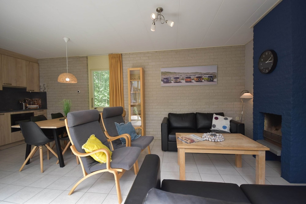 Fireplace Bungalow in Family Park