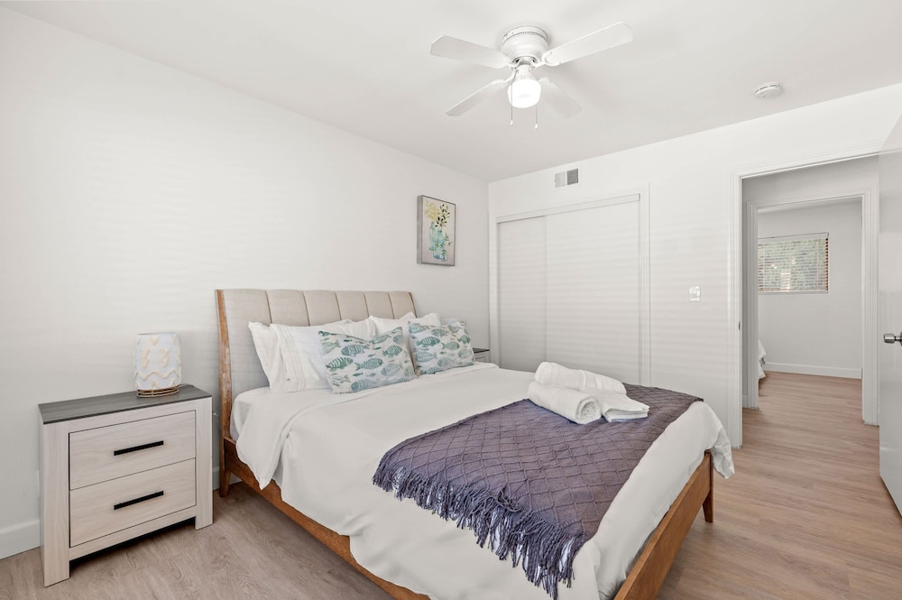 734 Glendora in Glendora