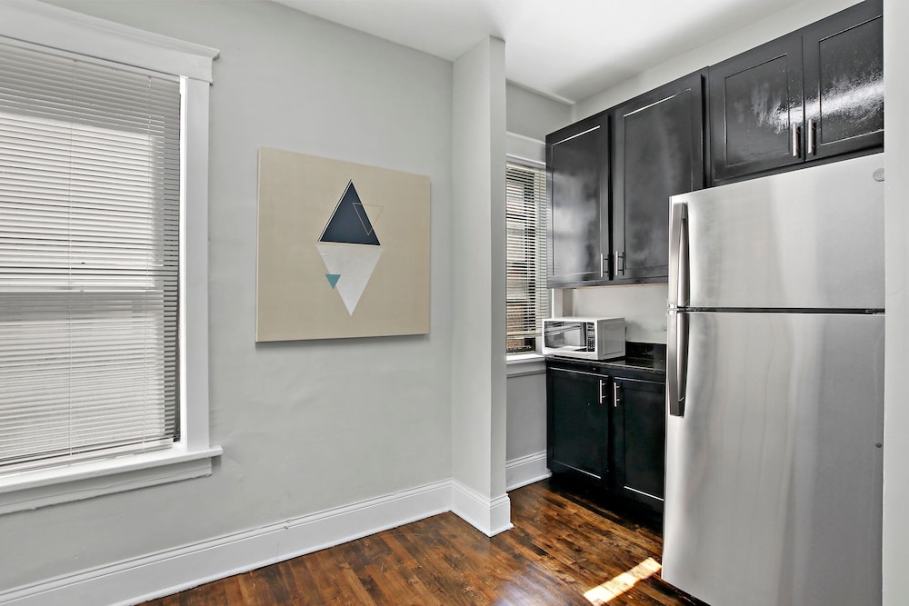Stylish 2BR Apt - Sunnyside 05-2F