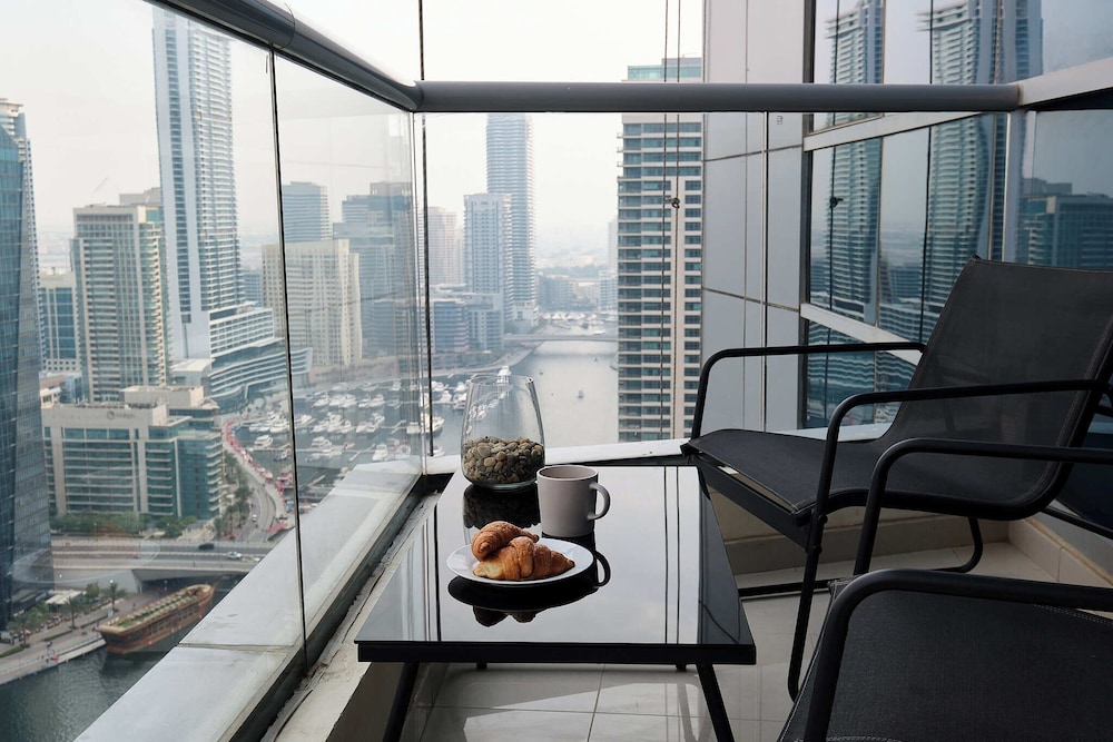 Stunning Marina View 1 bedroom
